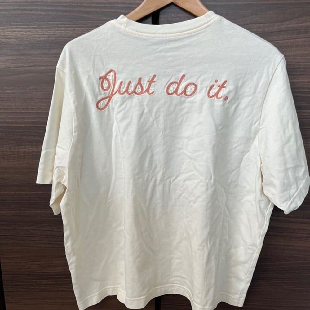 Nike Women's Embroidered Boxy Two-sided T-Shirt (White/Pink)